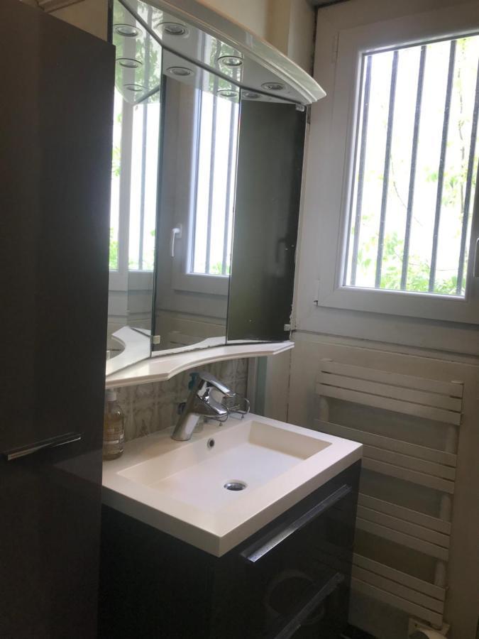Chelles - Paris - Disneyland Marne La Vallee Экстерьер фото