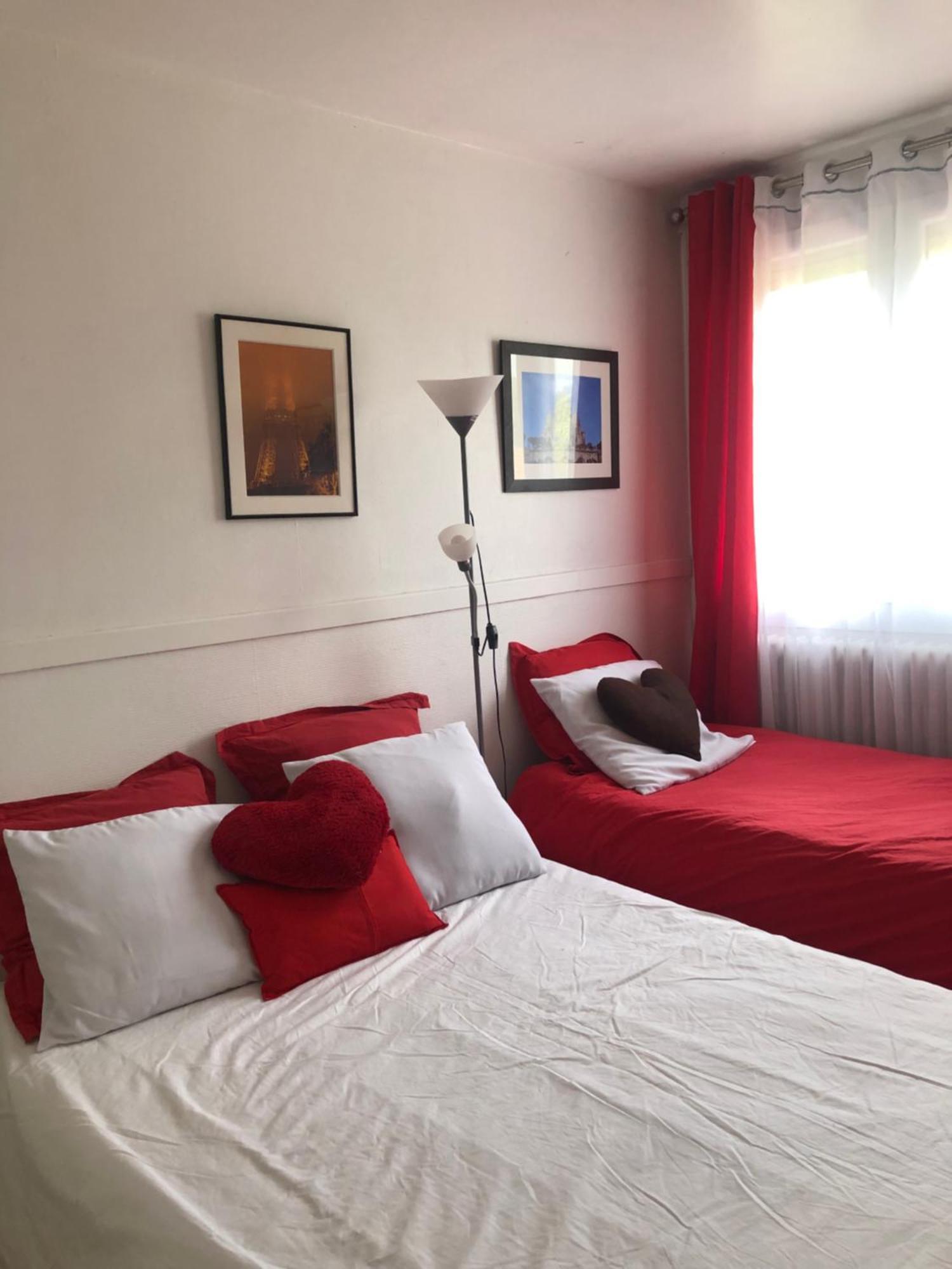 Chelles - Paris - Disneyland Marne La Vallee Экстерьер фото